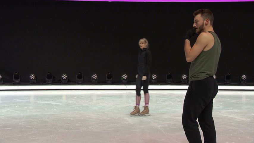 Lina Larissa Strahl und Joti Polizoakis beim Training für "Dancing on Ice"