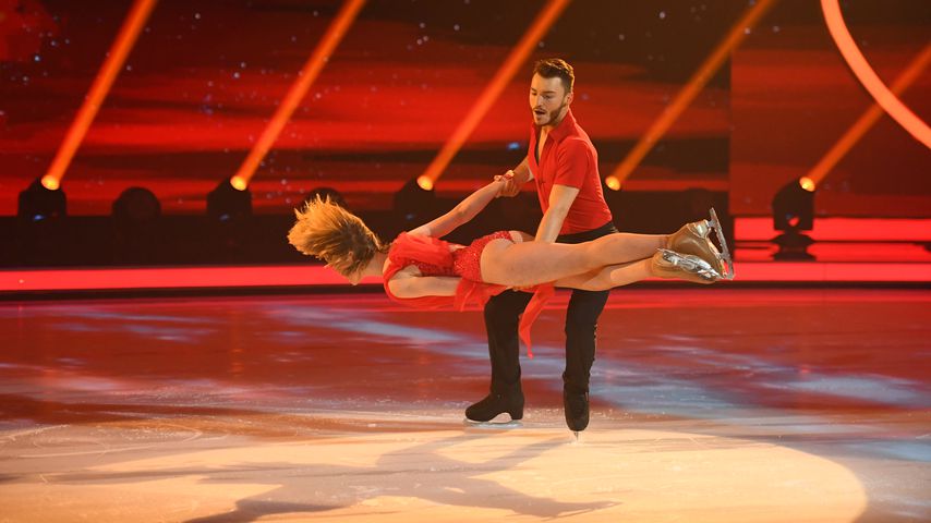 Lina Larissa Strahl und Tanzpartner Joti bei "Dancing in Ice"