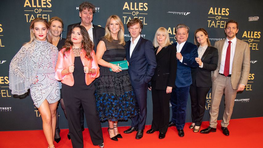 Linda de Mol und der Cast von "Everything On The Table" in Amsterdam im Oktober 2021