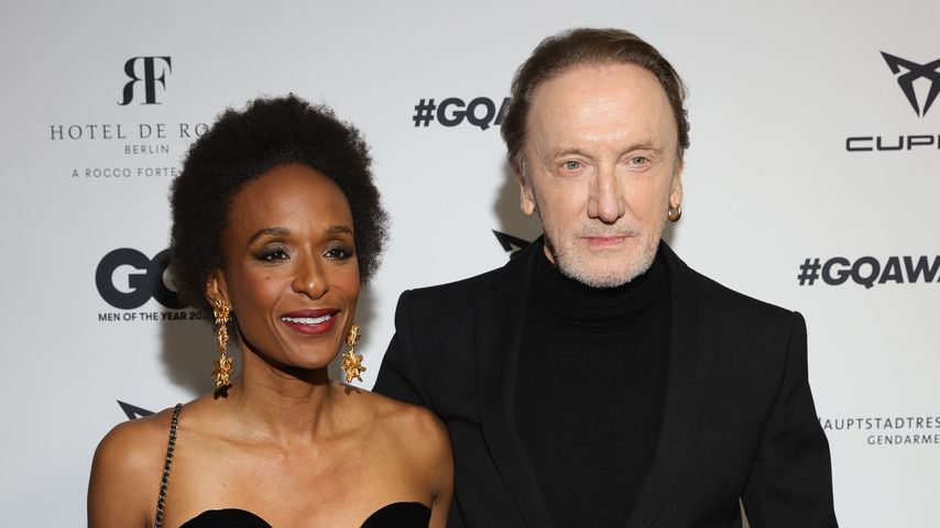 Lindiwe Suttle und Marius Müller-Westernhagen bei den GQ Men Of The Year Awards 2021 in Berlin