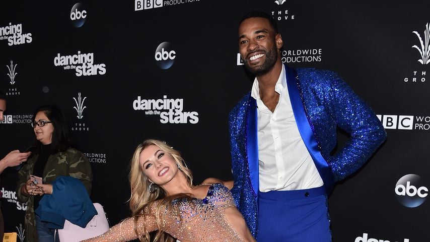 Lindsay Arnold und Calvin Johnson auf dem roten Teppich im November 2016