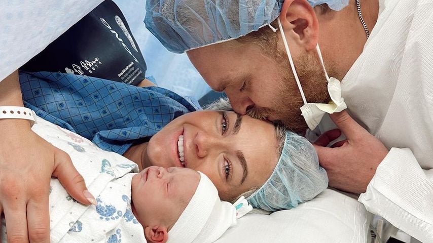 Lindsay Arnold und Sam Cusick mit ihrer Tochter June im Mai 2023