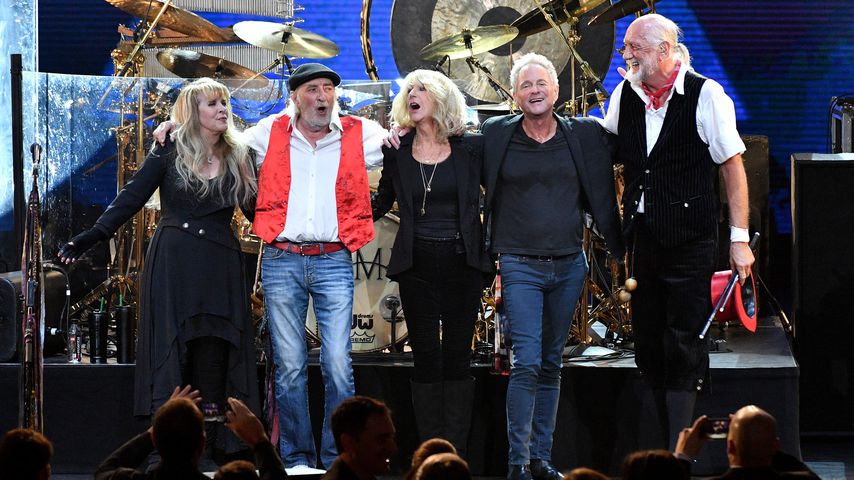 Lindsey Buckingham (2. v.r.) mit seinen ehemalige Band-Kollege von Fleetwood Mac