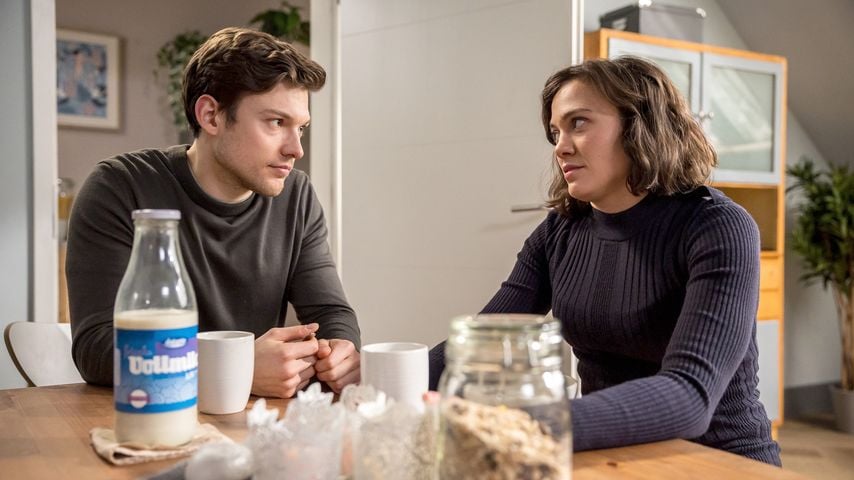 Lion Wasczyk und Milena Straube bei "In aller Freundschaft – Die jungen Ärzte"