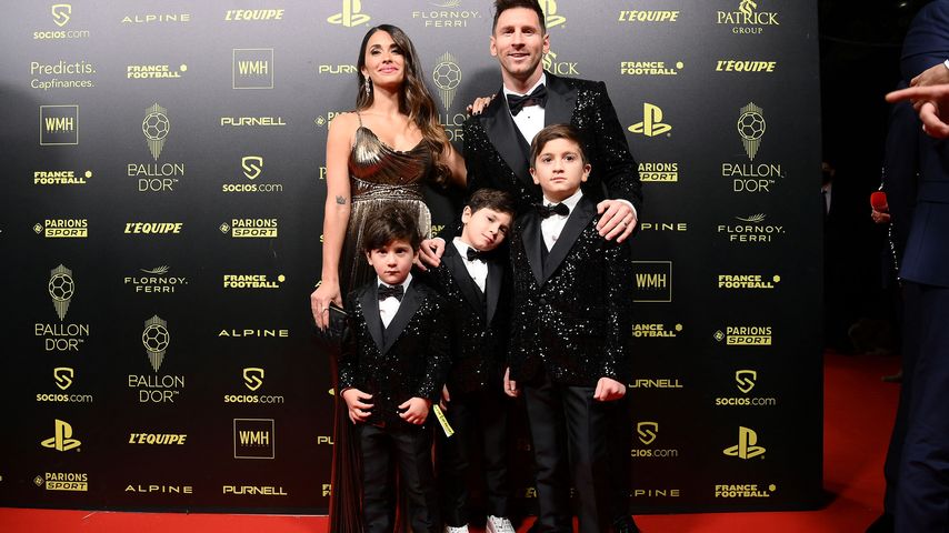 Lionel Messi und seine Frau Antonela Roccuzzo mit ihren drei Söhnen