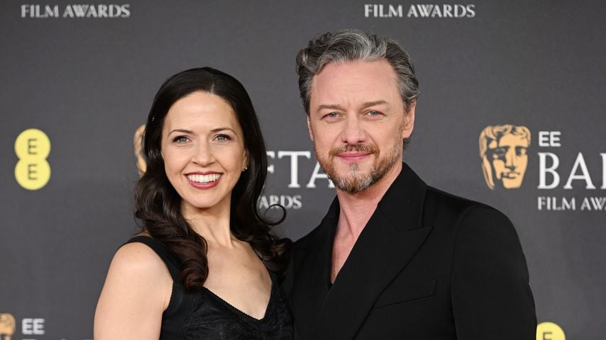 Lisa Liberati und James McAvoy bei den BAFTA Film Awards 2025 in der Royal Festival Hall in London
