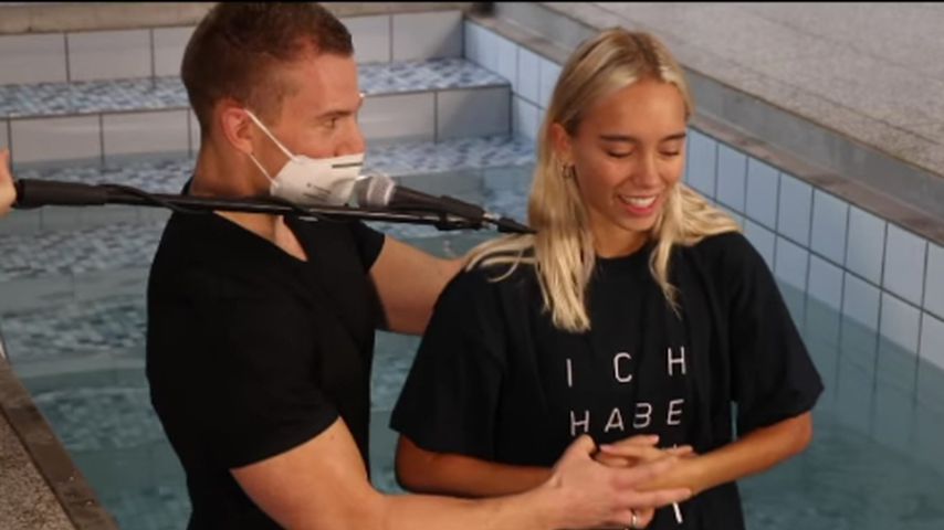 Kurioser Clip: TikTok-Twin Lisa (19) hat sich taufen lassen