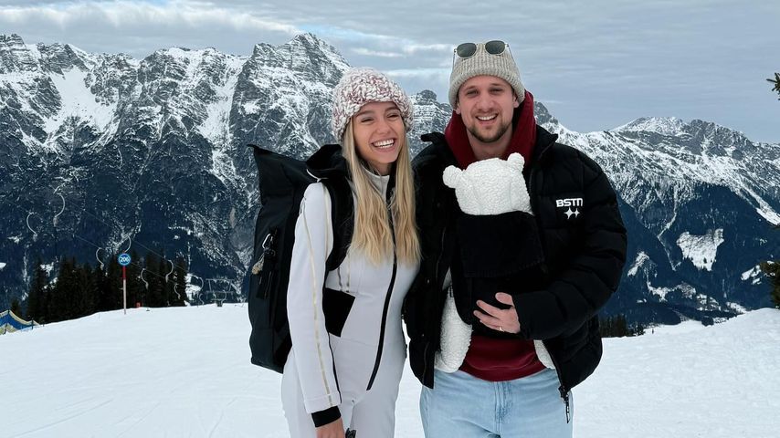 Lisa Mantler mit ihrem Mann Jonas und Sohn, Januar 2025