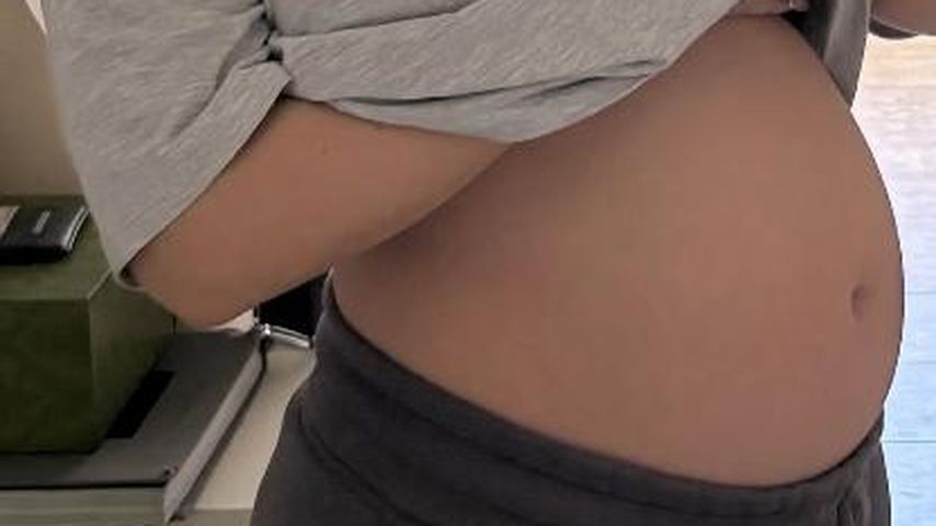 Lisa Marie Akkayas Bauch im Mai 2025