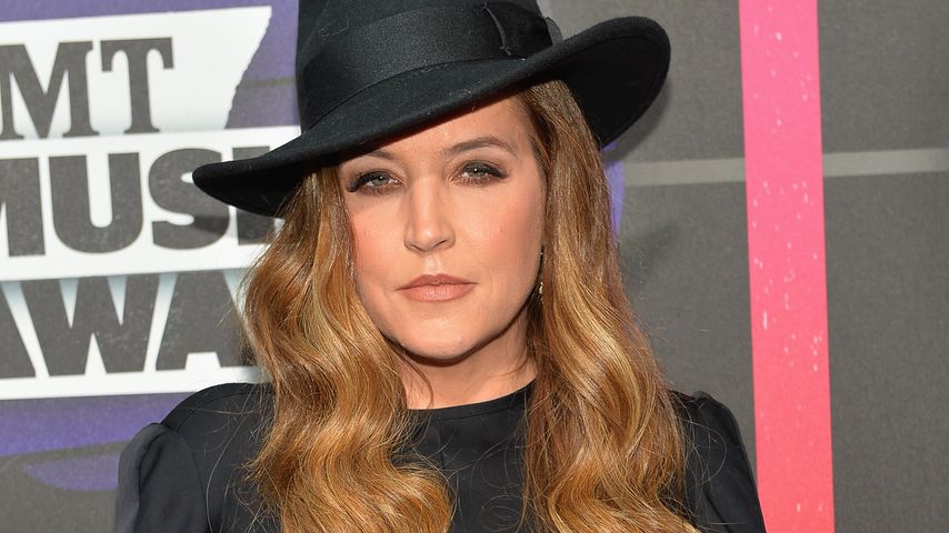 Lisa Marie Presley, Sängerin
