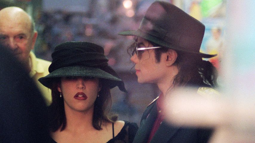 Lisa Marie Presley und Michael Jackson im September 1994