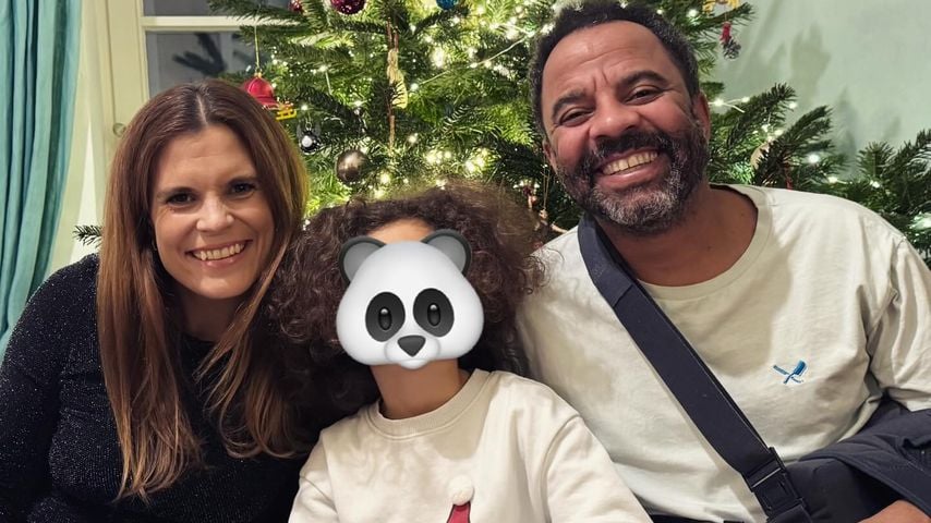 Lisa und Simon Pearce mit ihrem Sohn