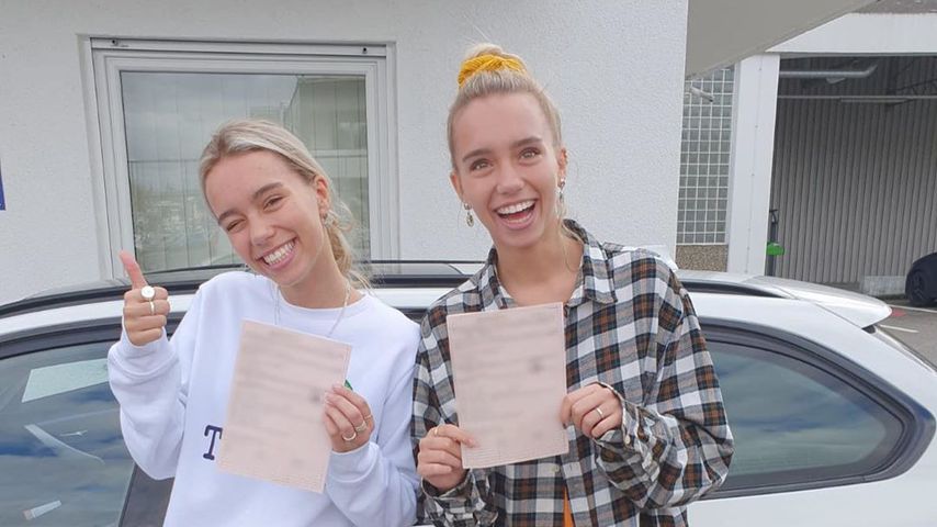 Endlich mobil: Lisa und Lena haben jetzt ihren Führerschein!