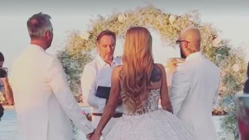 Lisha und Lou mit Lishas Vater (l.) an ihrer Hochzeit