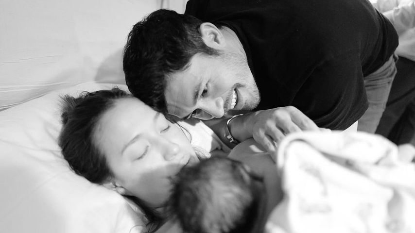 Liv Lo und Henry Golding mit ihrem Baby, April 2021
