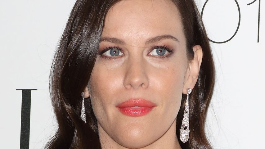 Süßer Schnappschuss: Liv Tyler genießt das Mutterglück!
