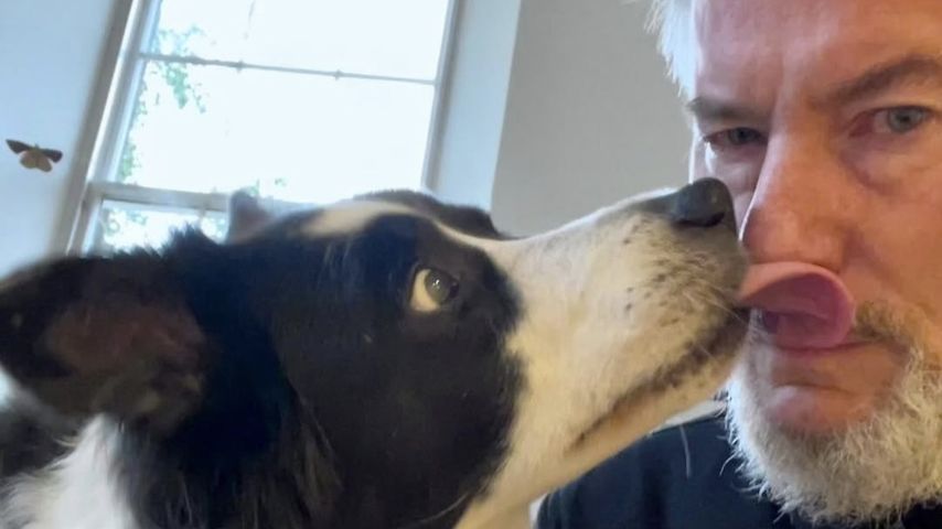 Livia Giuggiolis Ehemann Callum Grieve mit Hund Boo