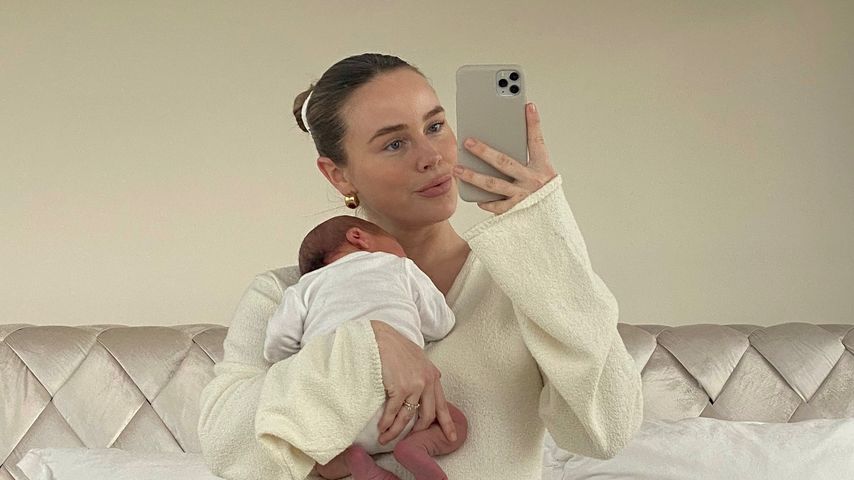 Influencerin Liz Kaeber mit ihrem Sohn Loki