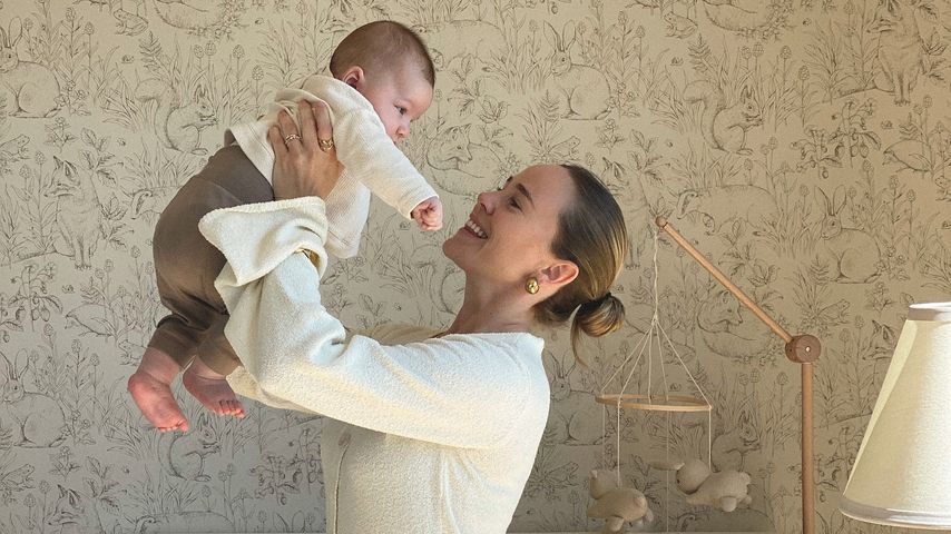 Liz Kaeber und ihr Sohn Loki, April 2025