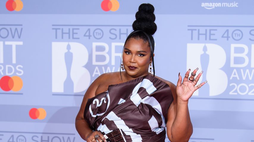 Zum Anbeißen: Lizzo im Schokoladen-Dress bei den Brit Awards