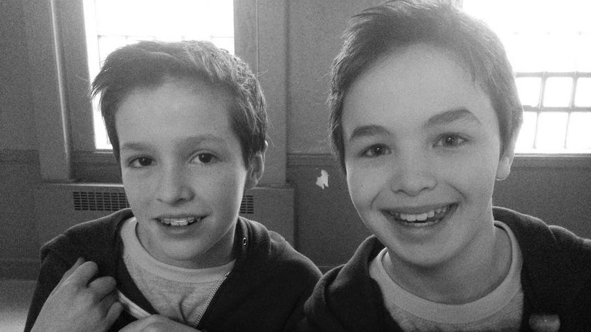 Logan Williams (r.) am Set von "The Flash"