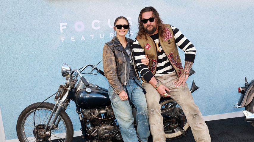 Jason Momoa strahlt mit Teenie-Tochter auf dem Red Carpet