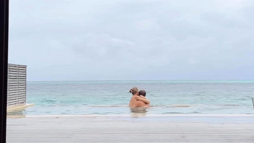 Moderatorin Lola Weippert mit ihrem Freund Eric auf den Malediven