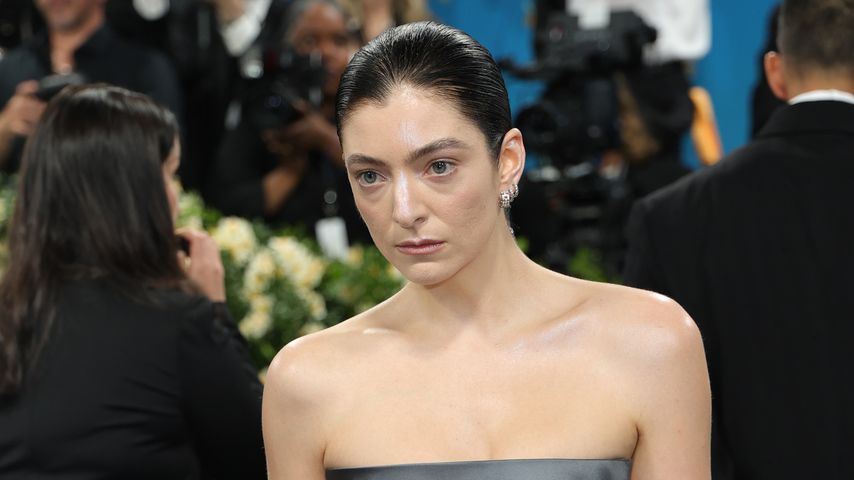 Ist sie non-binär? Sängerin Lorde klärt Spekulationen auf