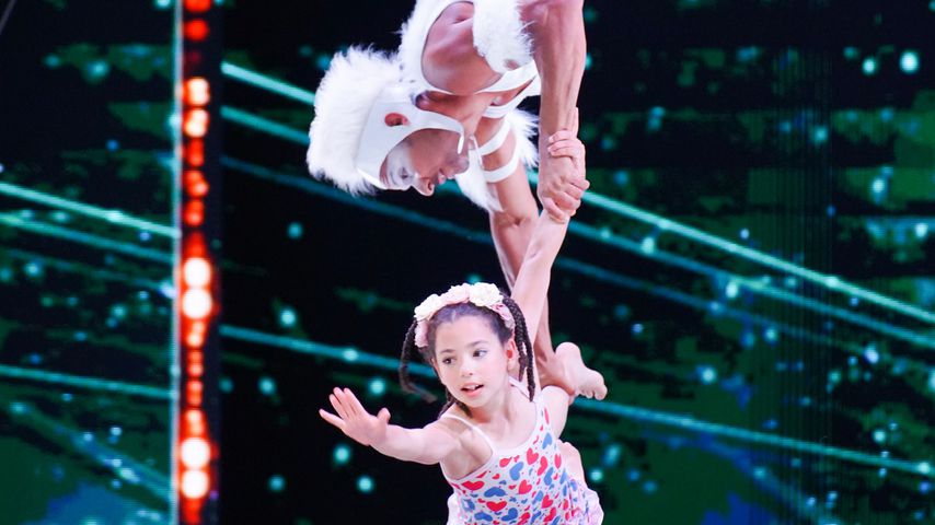 Mini-Akrobatin: Lorena versetzt Supertalent-Jury in Sorge