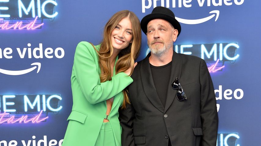 Lorena Rae und Torsten Sträter bei der Premiere von "One Mic Stand"