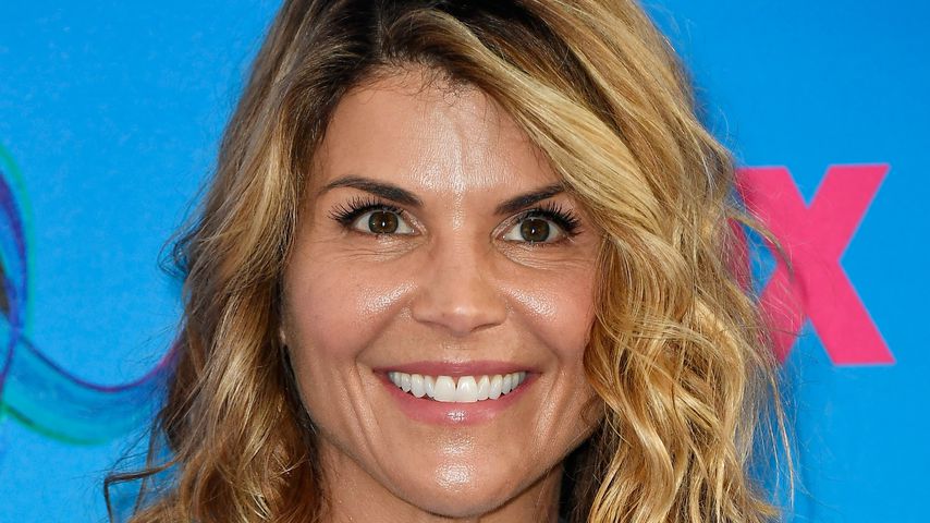 Nach Uni-Skandal: Lori Loughlin zahlt Gebühren für Studenten