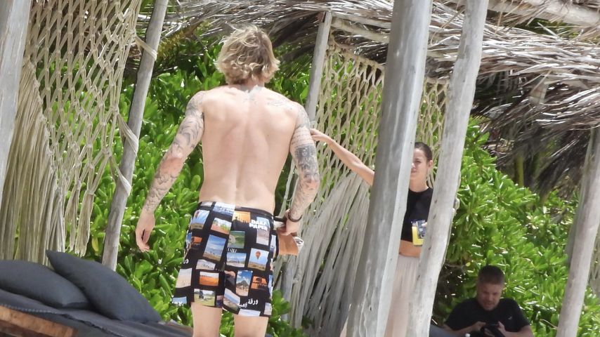 Loris Karius mit einer Unbekannten im Juni 2021