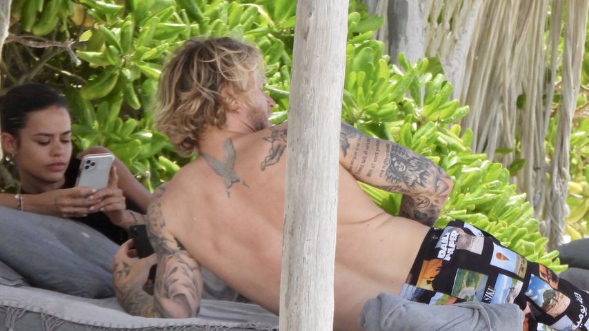 Loris Karius mit einer Unbekannten in Mexiko