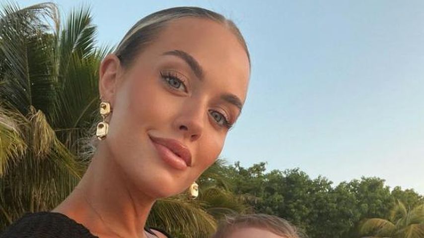 Lottie Tomlinson und ihr Sohn Lucky im März 2023