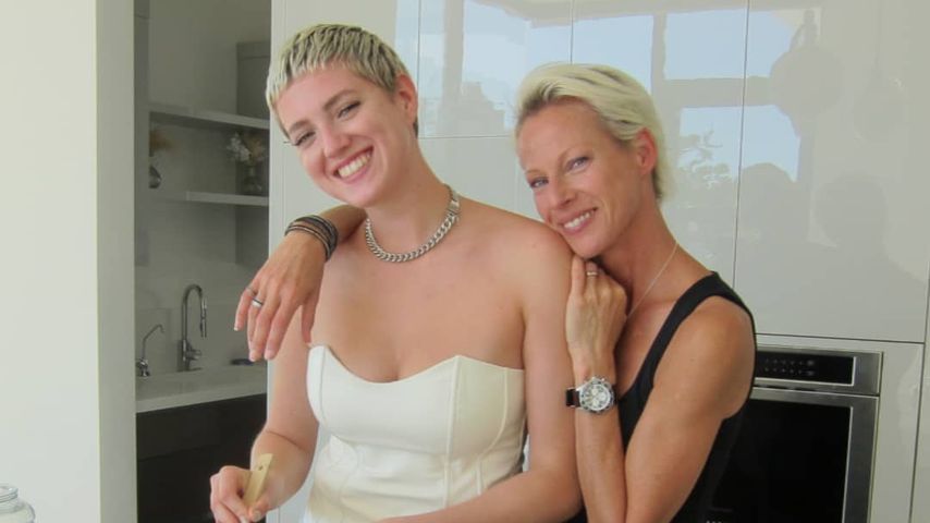 "Wehmut": GNTM-Siegerin Lou-Anne zieht bei Mama Martina aus
