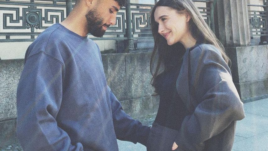 "Wächst und wächst": Louisa Jindaoui gibt Babybauch-Update