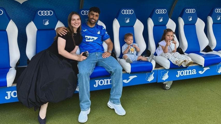 Louisa und Nader Jindaoui mit ihren Kindern Nidal und Imani, Juni 2025