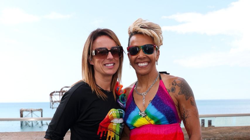 Louise Cullen und Dame Kelly Holmes auf der Pride Party 2025 in Brighton