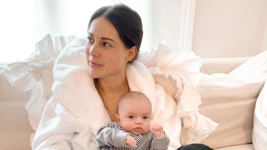 Louise Thompson mit ihrem Sohn