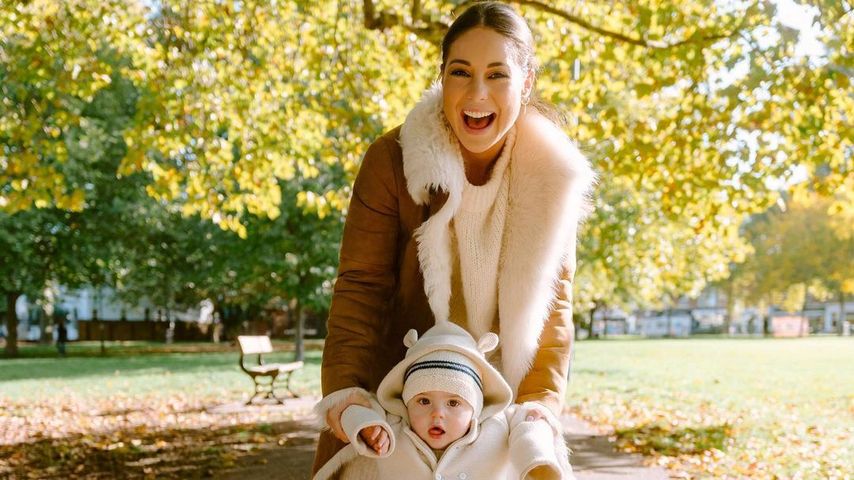 Louise Thompson mit Sohn Leo, Oktober 2022