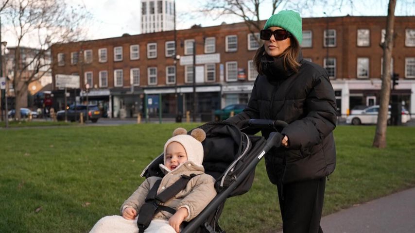 Louise Thompson mit ihrem Sohn
