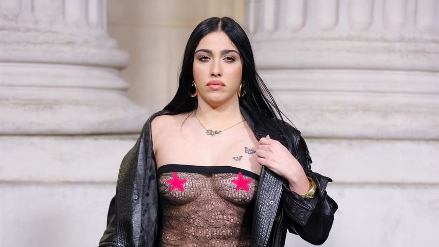 Kein BH: Lourdes Leon sorgt im transparenten Look für Wirbel