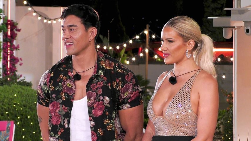 "Love Island VIP"-Kandidaten Nam Vo und Laura Lettgen bei der Zeremonie