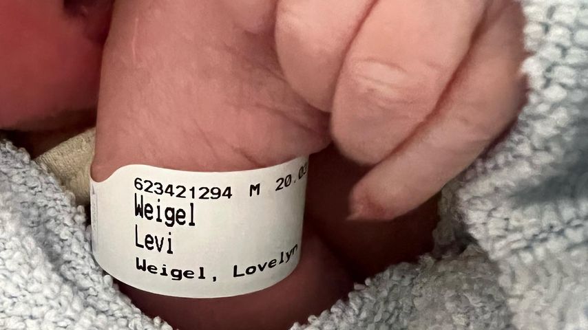 Lovelyn Enebechis Sohn Levi