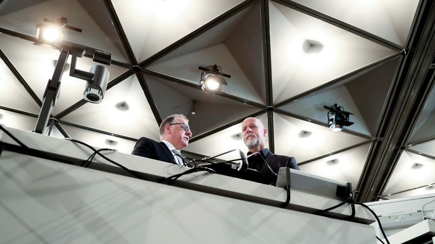 Loveparade-CEO Rainer Schaller (r.) mit seinem Anwalt Harald Strassner