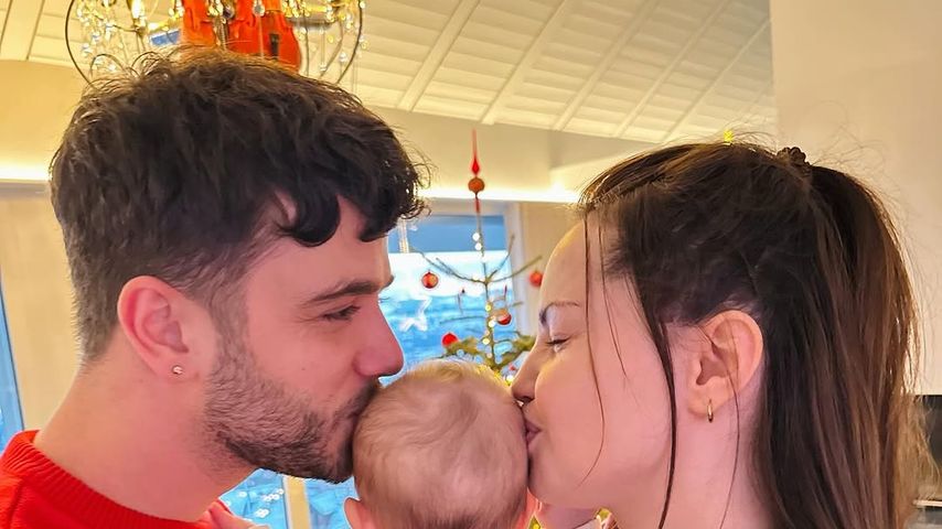 Luca und Christina Hänni mit ihrer Tochter im Dezember 2024