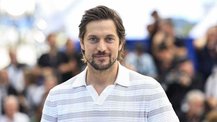 Lucas Bravo, Schauspieler