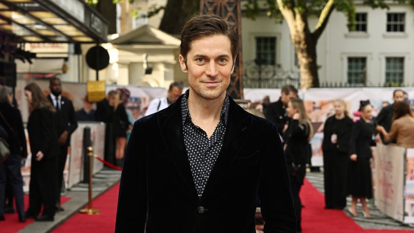 Lucas Bravo, "Emily in Paris"-Star