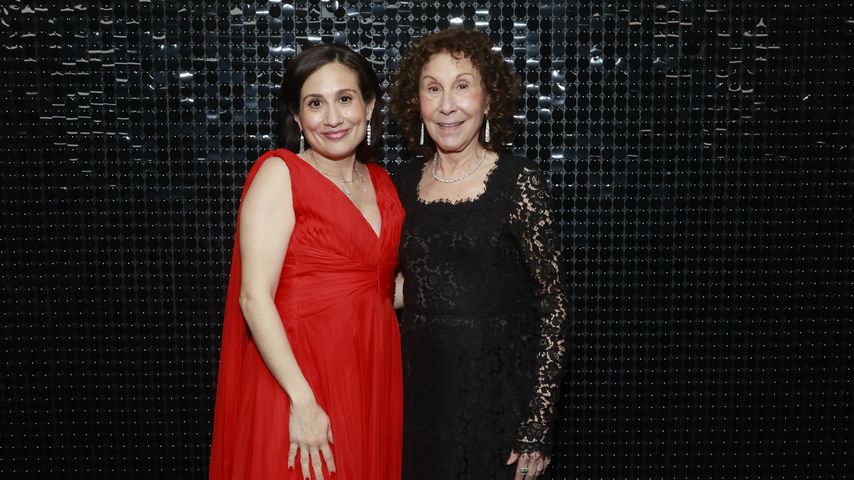 Danny DeVito und Rhea Perlmans Tochter Lucy ist schwanger!