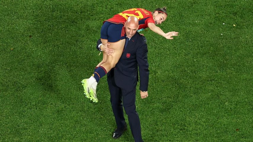 Luis Rubiales und Athenea del Castillo Beivide nach dem WM-Sieg 2023